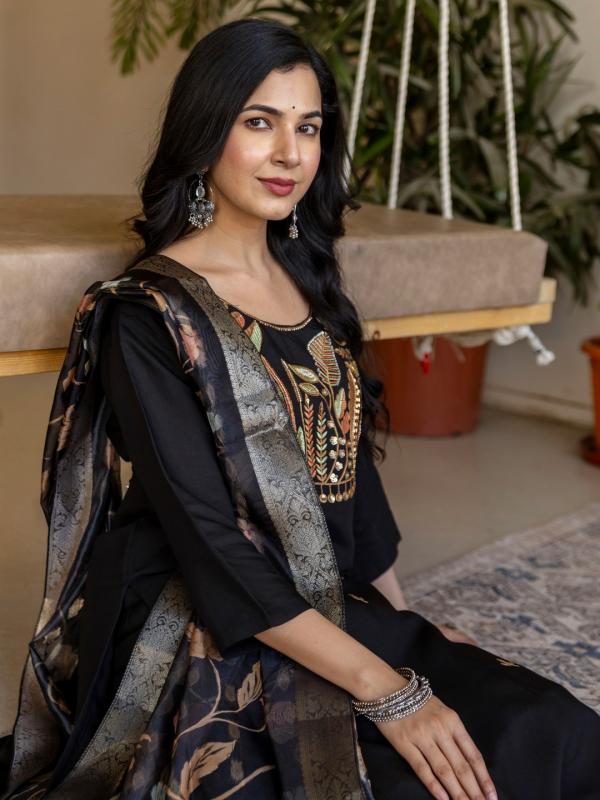 VP 9901 B Women’s Roman Silk Straight Kurta Pent Dupatta Sets with Embroidery Work | 3pcs Ethnic Set